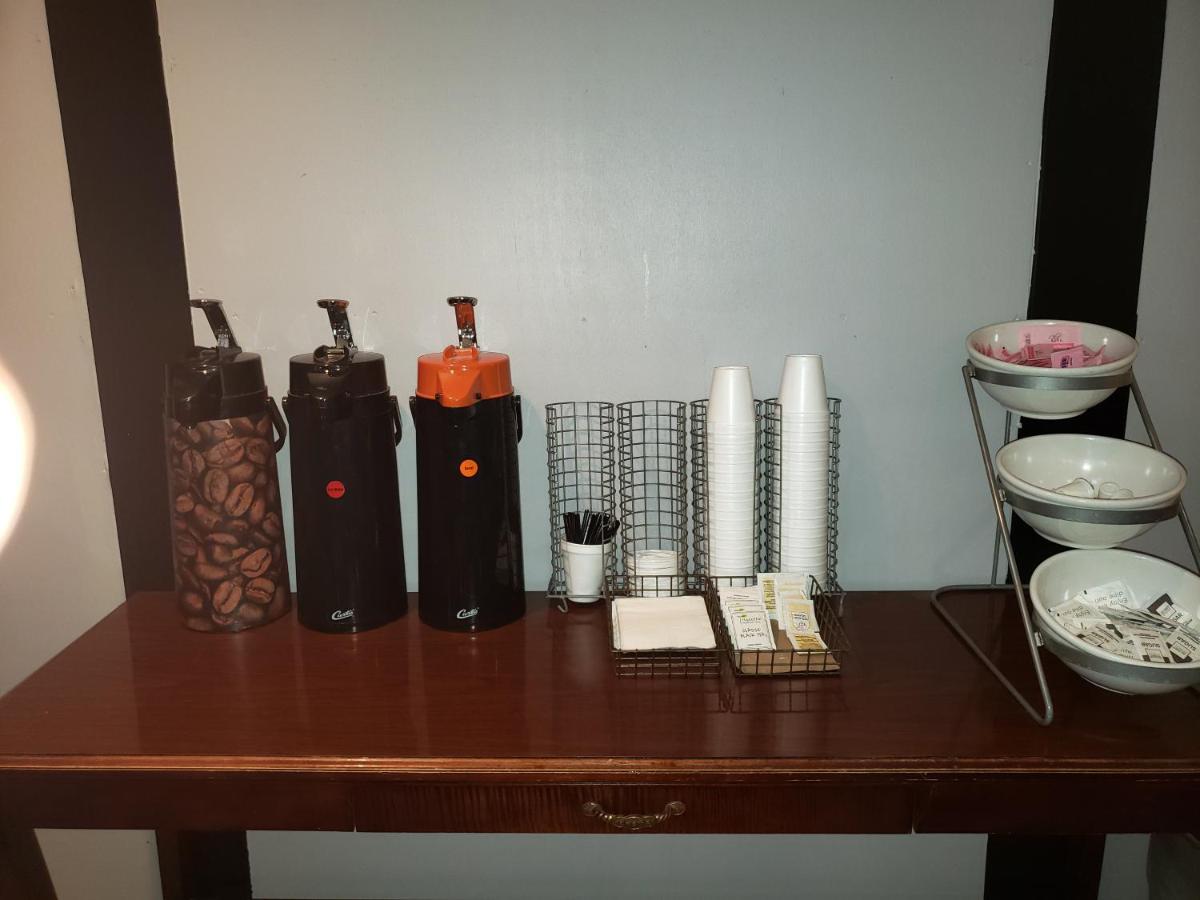 密尔沃基机场速8酒店 外观 照片